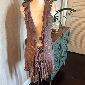 BCBGMAXAZARIA Ruffled Knit Vest in Brown EUC